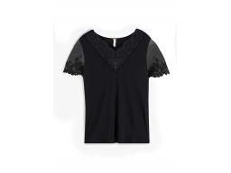 B.P.C t-shirt czarny z koronką 36/38.