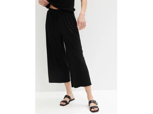 B.P.C spodnie 3/4 damskie czarne wygodne ^52/54
