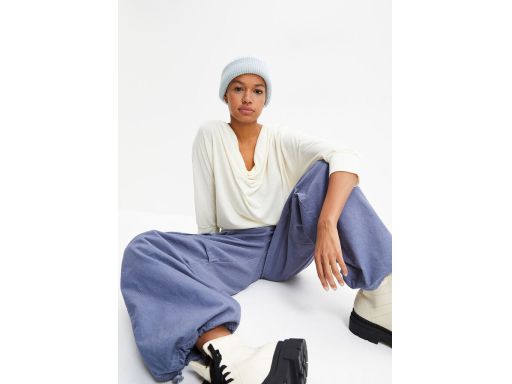 B.P.C bluzka ecru z lejącym dekoltem 40/42.