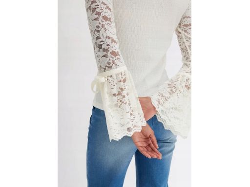 B.P.C kremowa bluzka z lekkiej krepy z koronką ^36/38
