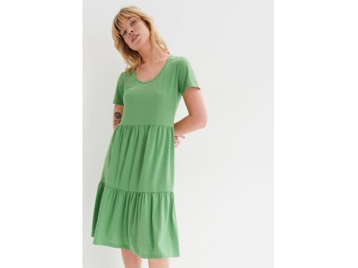 B.P.C sukienka shirtowa zielona z falbaną 40/42.