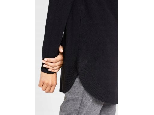 B.P.C czarny sweter ze stójką zaokrąglony dół ^40/42