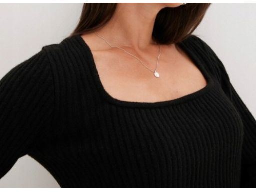 B.P.C sweter czarny dekolt karo prążkowany 36/38.