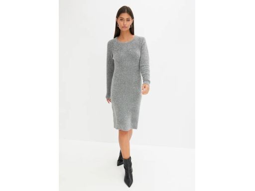 B.P.C sukienka prosta dzianinowa szara ze srebrną nitką 40/42.