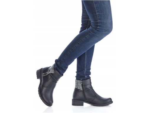 B.P.C botki z dzianinową wstawką r.40