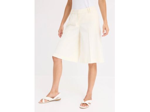 B.P.C eleganckie spodenki w kant ecru r.52