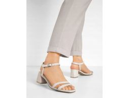 B.P.C sandały beżowe na obcasie na paseczki ^42