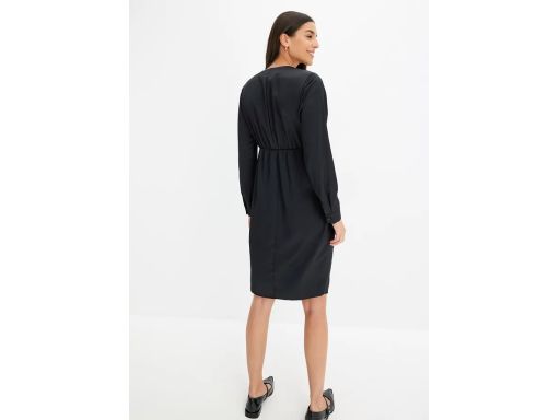 B.P.C sukienka satynowa czarna z efektem założenia kopertowego 38.
