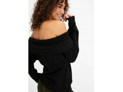 B.P.C sweter czarny z dekoltem carmen 40/42.