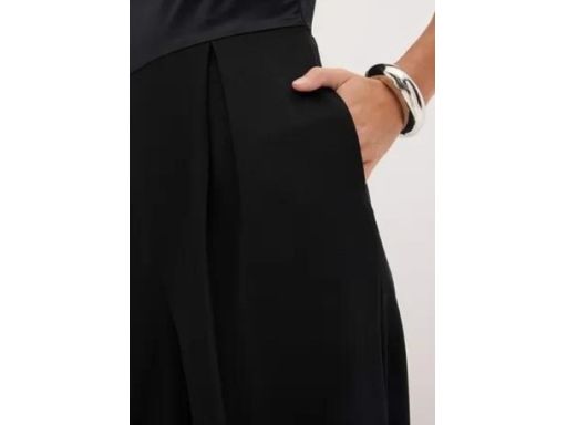 B.P.C kombinezon czarny z szerokimi nogawkami i z satynową górą 40.