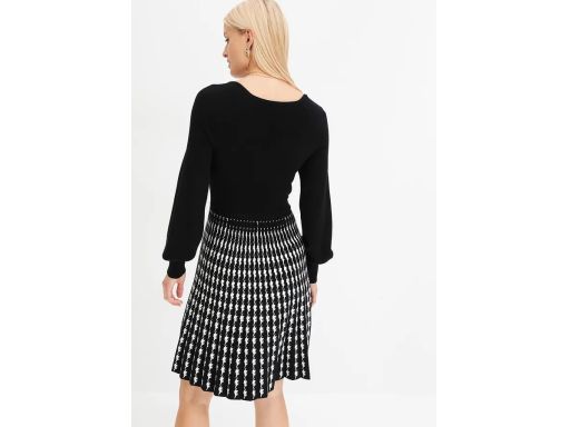 B.P.C dzianinowa sukienka rozkloszowana czarno-biała ^44/46