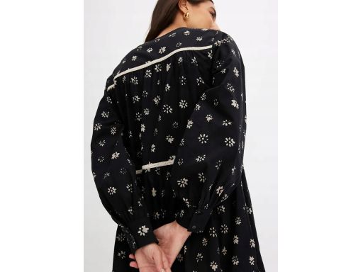 B.P.C rozkloszowana sukienka mini czarna z beżowym nadrukiem z koronką