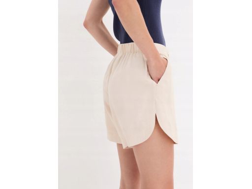 B.P.C bermudy damskie beżowe krótkie ^48