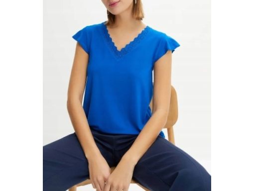 B.P.C t-shirt niebieski z haftowaną koronką r.36/38