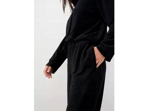 B.P.C spodnie sztruksowe czarne wygodne 48/50.