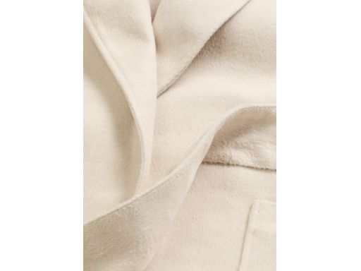 B.P.C krótki płaszcz beżowy szerokie rękawy r.52