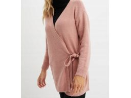 B.P.C długi sweter kopertowy wiązany pudrowy róż r.44/46