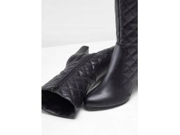 B.P.C kozaki czarne pikowane na obcasie 41.