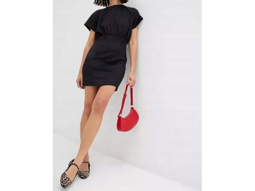 B.P.C sukienka czarna ze śliskiego materiału r.52/54