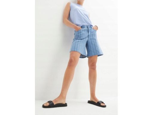 B.P.C top niebieski z guziczkami przy dekolcie 40/42.