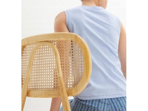 B.P.C top niebieski z guziczkami przy dekolcie 40/42.