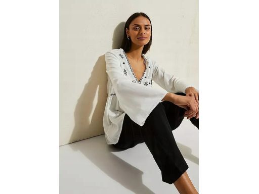 B.P.C bluzka biała z czarnym haftem boho 34.