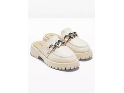 B.P.C czółenka klapki beżowe z łańcuchem 40.