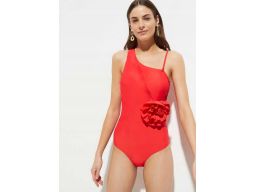 B.P.C kostium jednoczęściowy czerwony asymetryczny z kwiatem 42.