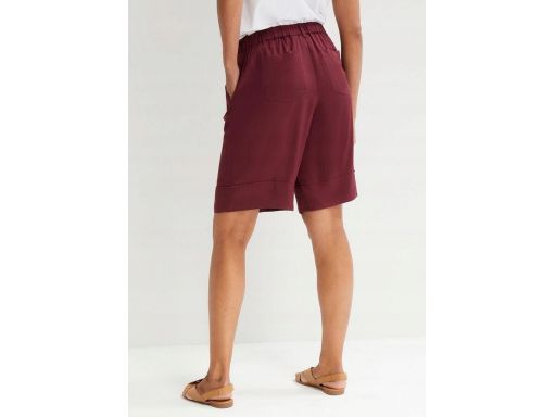 B.P.C bordowe bermudy wiskozowe r.50