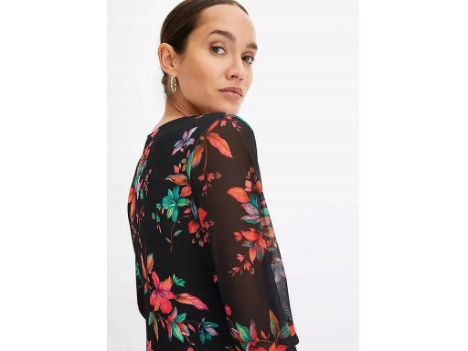 B.P.C ołówkowa sukienka czarna w kwiaty z siateczkowymi rękawami ^40/4