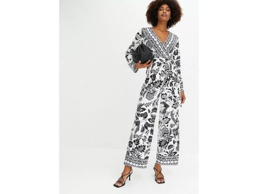 B.P.C kombinezon biały z czarnym nadrukiem 40/42.