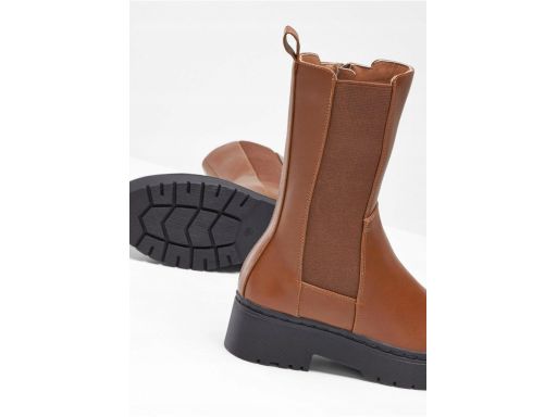 B.P.C botki eko skóra brązowe na grubej podeszwie r.39