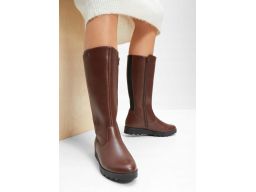 B.P.C kozaki eko skóra brązowe z elastycznymi gumami czarnymi 36.