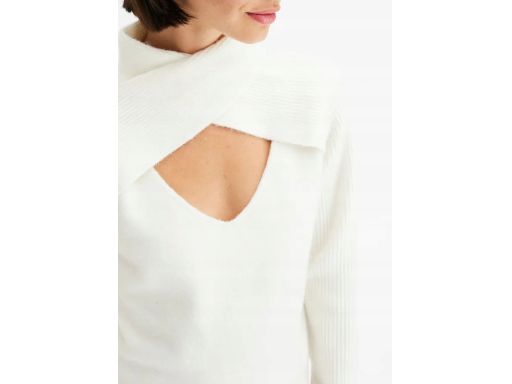B.P.C śmietankowy sweter damski z wycięciem ^52/54