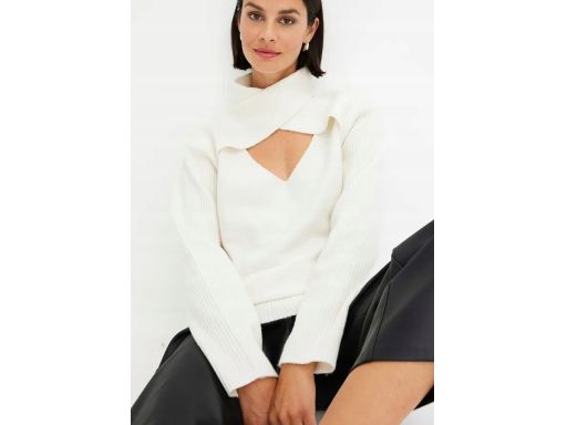 B.P.C śmietankowy sweter damski z wycięciem ^52/54