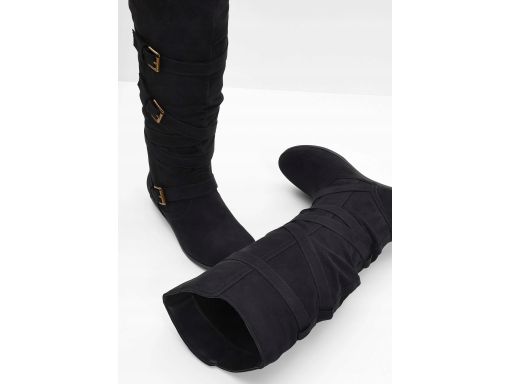 B.P.C kozaki czarne z ozdobnymi klamrami 42.