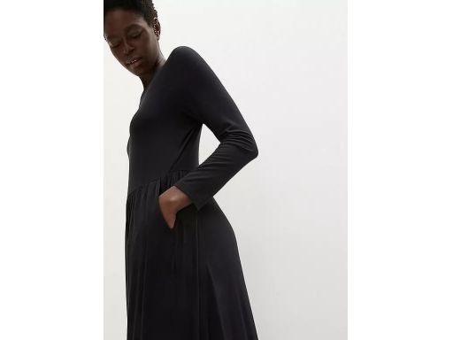 B.P.C kombinezon czarny luźny z wiskozy 52/54.