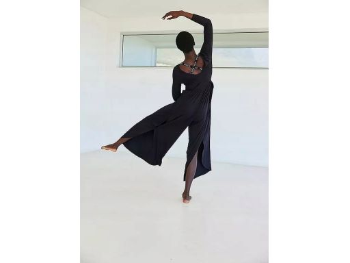 B.P.C kombinezon czarny luźny z wiskozy 52/54.