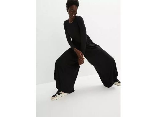 B.P.C kombinezon czarny luźny z wiskozy 52/54.