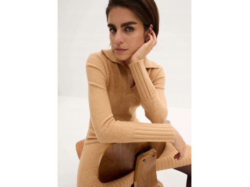 B.P.C karmelowa dzianinowa sukienka z kołnierzykiem 40/42.