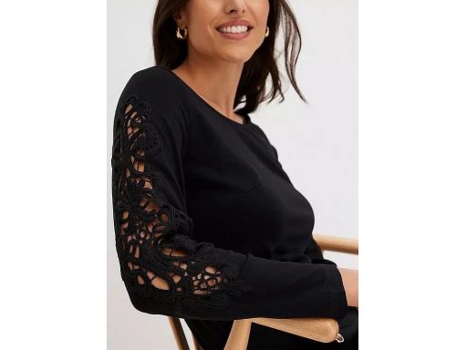 B.P.C bluzka czarna bawełniana z koronką ^40/42