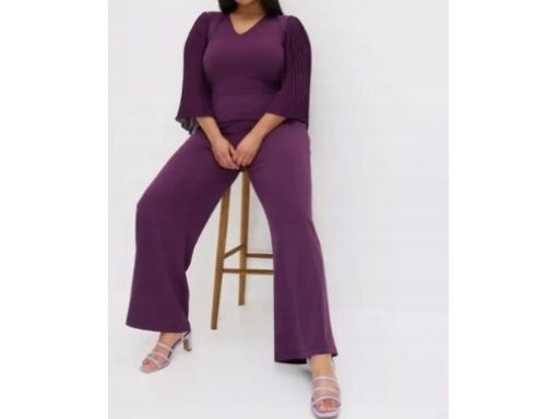 B.P.C ciemnofioletowy kombinezon z plisowanymi rękawkami ^44