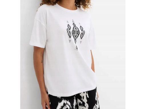 B.P.C t-shirt biały z czarnym nadrukiem r.40/42