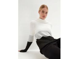 B.P.C sweter z golfem obszernym damski r.40/42