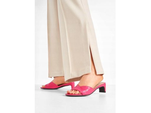 B.P.C klapki na obcasie różowe r.37