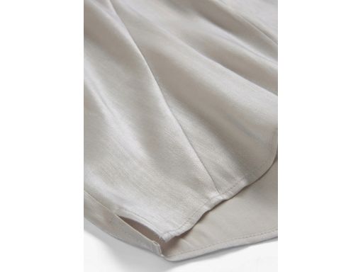 B.P.C bluzka połyskująca satyna srebrna 48.