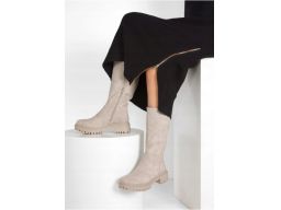 B.P.C kozaki beżowe na grubej podeszwie 41.