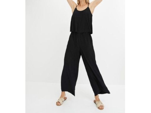 B.P.C kombinezon krepowany czarny na ramiączka 48/50.