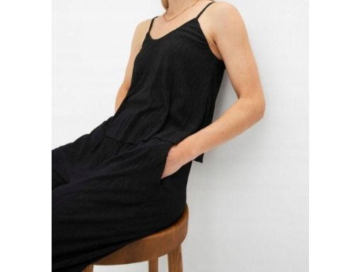 B.P.C kombinezon krepowany czarny na ramiączka 48/50.