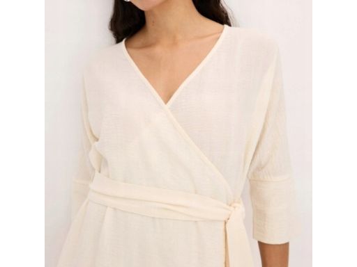 B.P.C sukienka ecru z efektem założenia kopertowego ^48